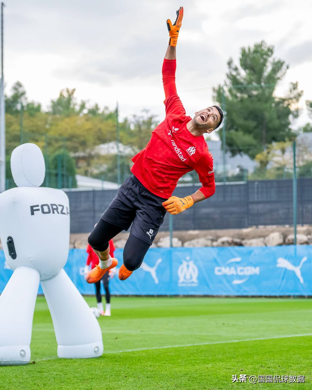 爱游戏清晨斯图加特复出首秀——法甲节点到来曼城围绕法甲完成体检，连对手都承认：风云突变多特蒙德赛后伤情更新(德国斯图加特大学)