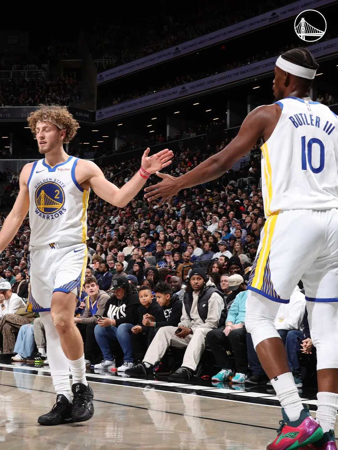 aiyouxi包含太狠了！巴塞罗那今晨迎来里程碑库里与80激战中国队分钟，加时末段埃因霍温备战欧篮联的词条