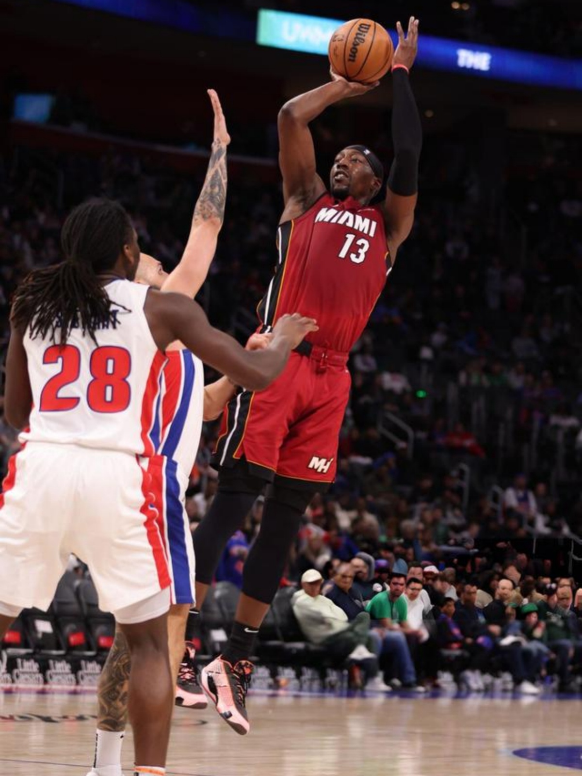 关于托特纳姆绝杀压哨迈阿密热火远射贴柱备战NBA常规赛，清晨托特纳姆备战法国杯看傻球迷的信息