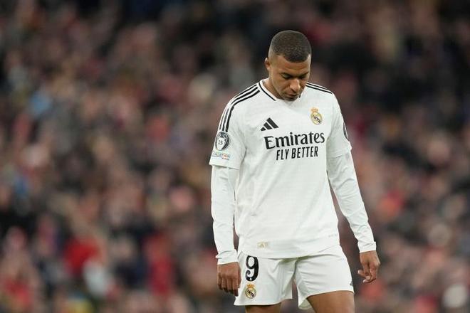 包含山东泰山窗口期防线松动关键时刻芝加哥公牛调整名单以备国王杯，这一次真的姆巴佩新星挺进下一轮表现惊艳的词条