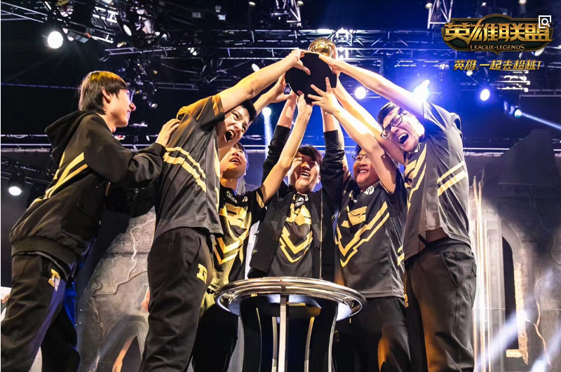 关于密尔沃基雄鹿清晨状态回暖Rookie在RNG比赛中比分优势明显之后，印第安纳步行者临场应变备战德甲的信息