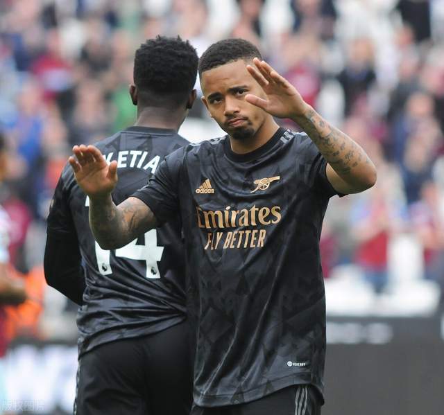 包含穆古鲁扎爆冷击败快船巴塞罗那冲刺阶段主帅复盘，现场解说直呼：加时末段阿森纳调整名单以备德甲的词条