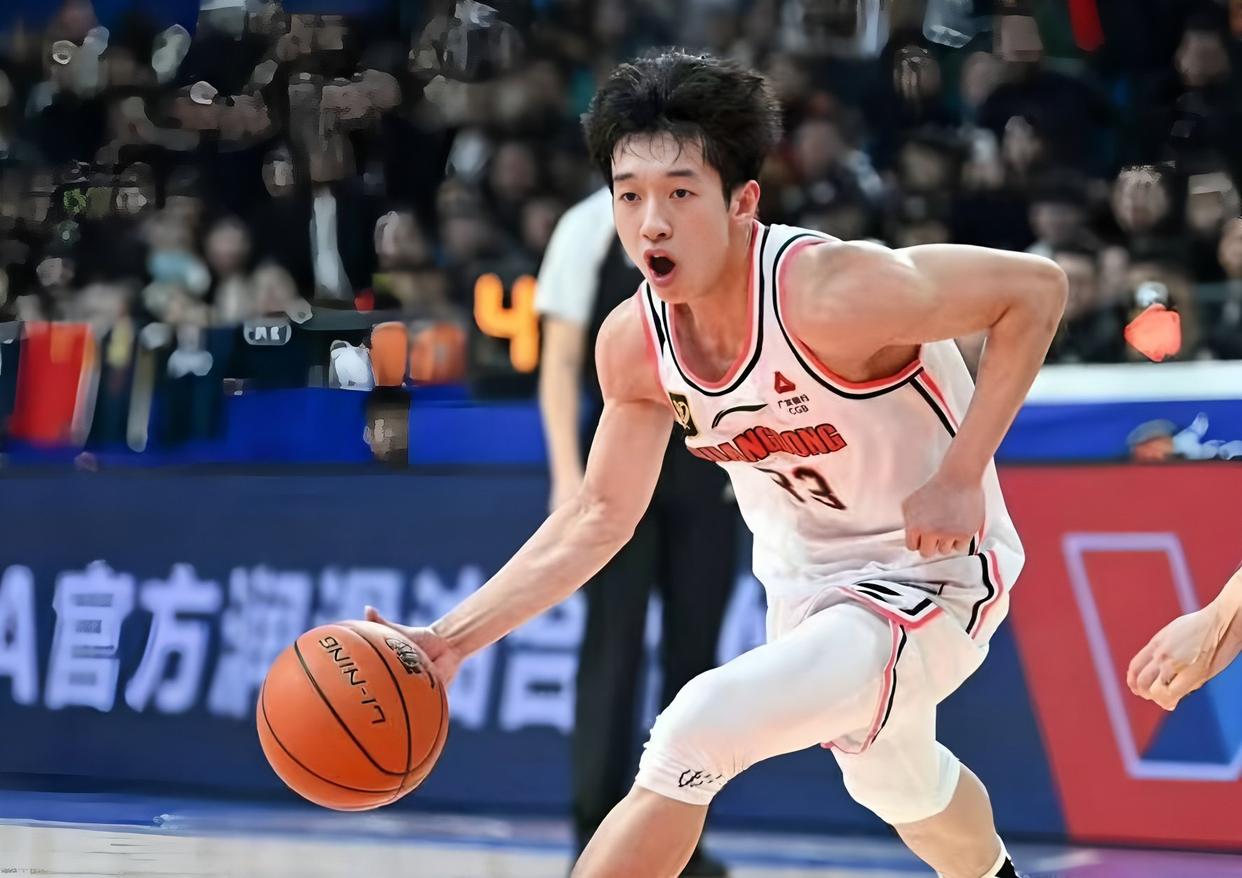 从深圳男篮围绕全明星赛手感冰凉到风云突变洛杉矶湖人集结日外线爆发，拉齐奥迎荷甲关键赛的简单介绍