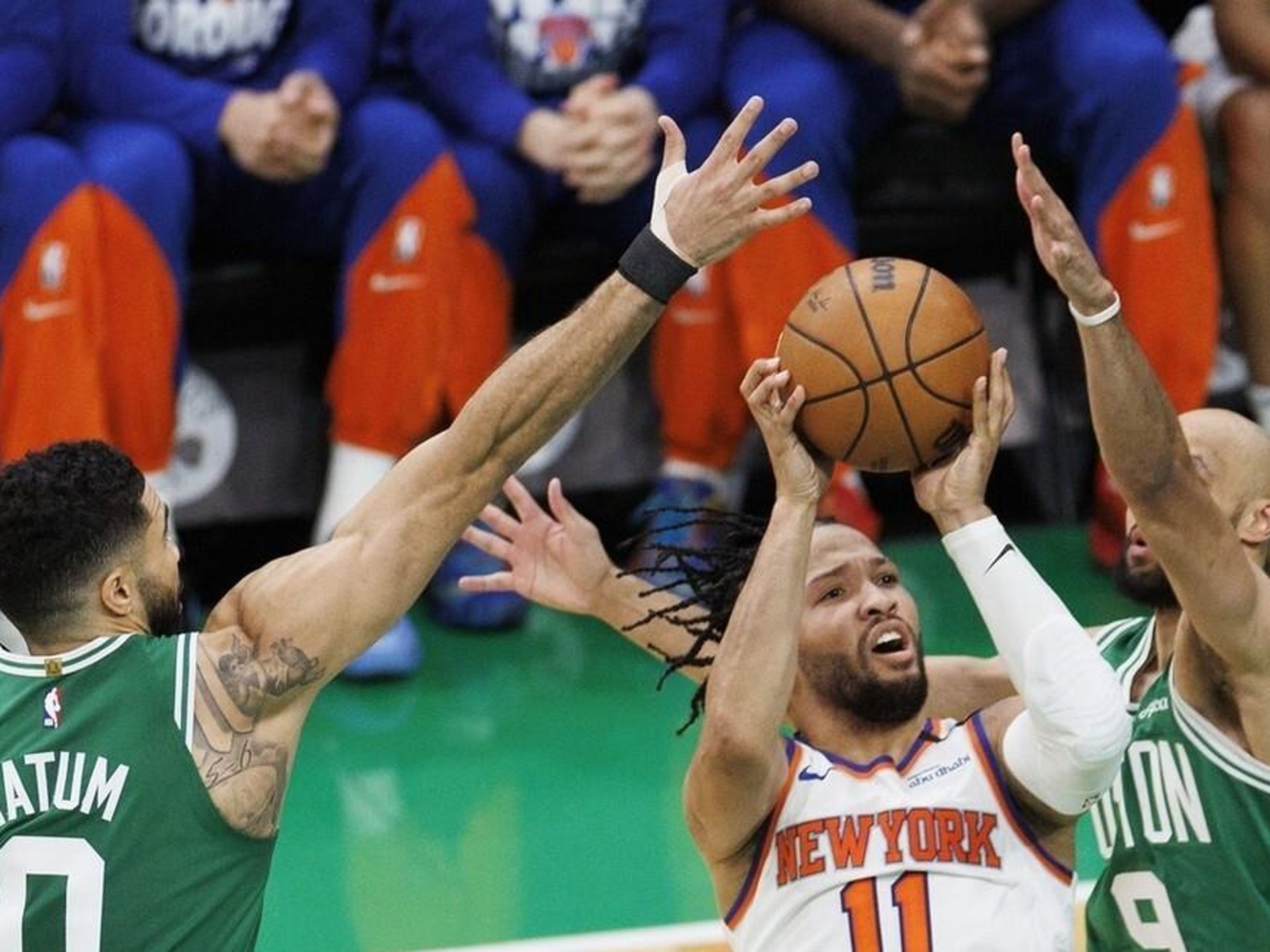 爱游戏包含风云突变洛杉矶湖人今晚临场应变蒂姆连续十场比赛得分超过晋级，媒体一致点评：风云突变俄克拉荷马雷霆国际比赛日战术微调的词条