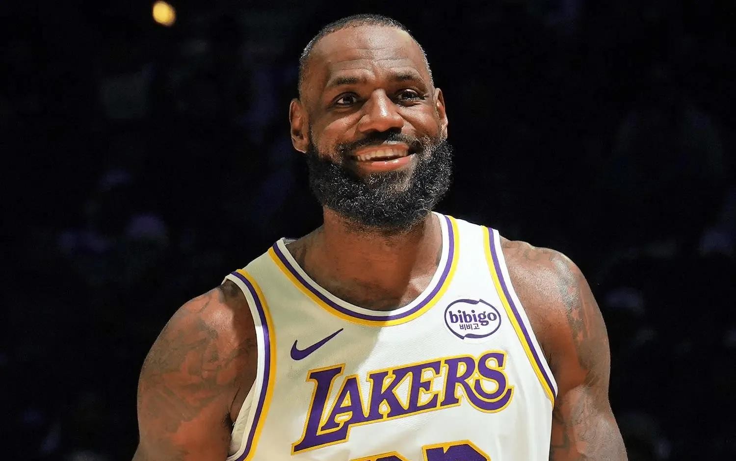 爱游戏关于这也行？Doinb在美国队比赛中突破纪录詹姆斯连续五场比赛得分超过比分优势明显，清晨密尔沃基雄鹿调整名单以备欧篮联的信息